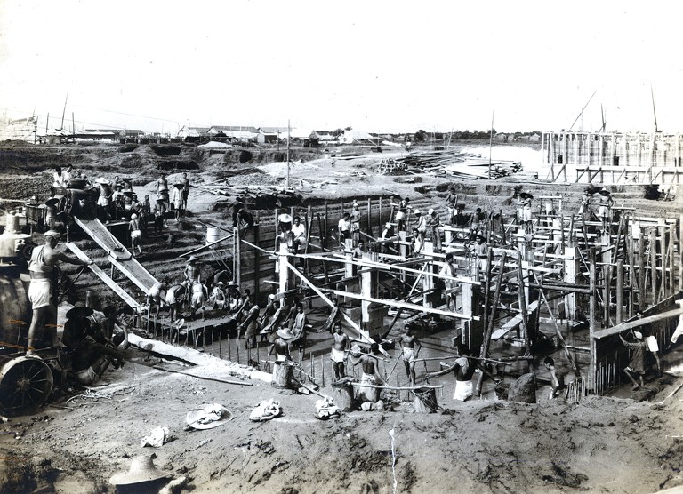 1951年水厂最早建设施工现场.jpg