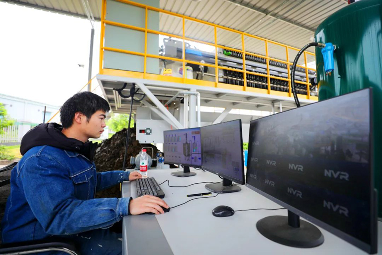 4-重庆科学城  工艺技术中控平台  雷 键  摄.jpg