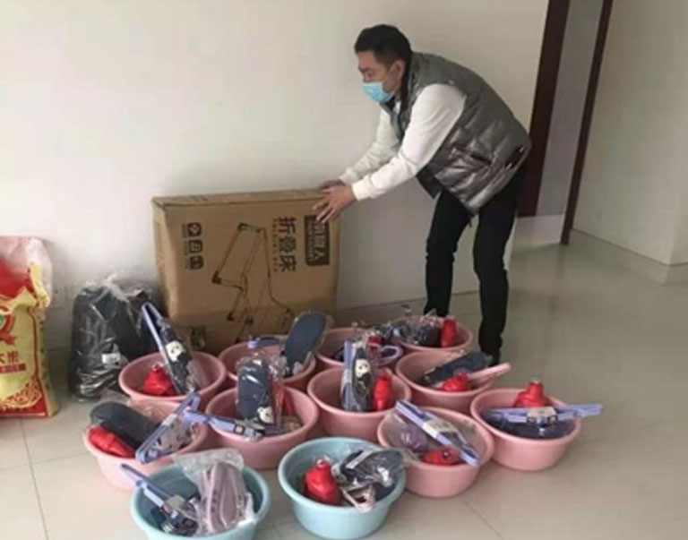 1-上海   保障厂区员工基本生活品.jpg