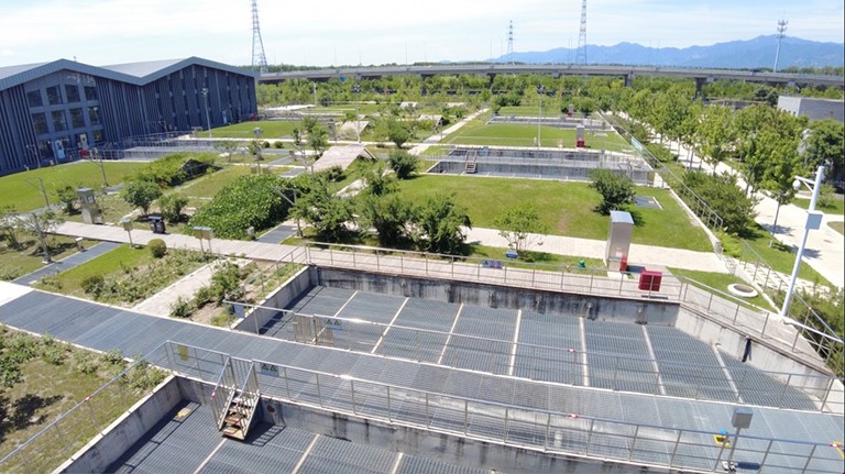 3-右   城西再生水厂俯瞰图.jpg