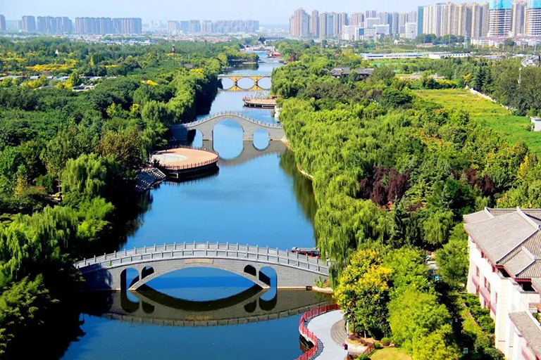 3-右  西安  图为西安城区再生水湿地.jpg
