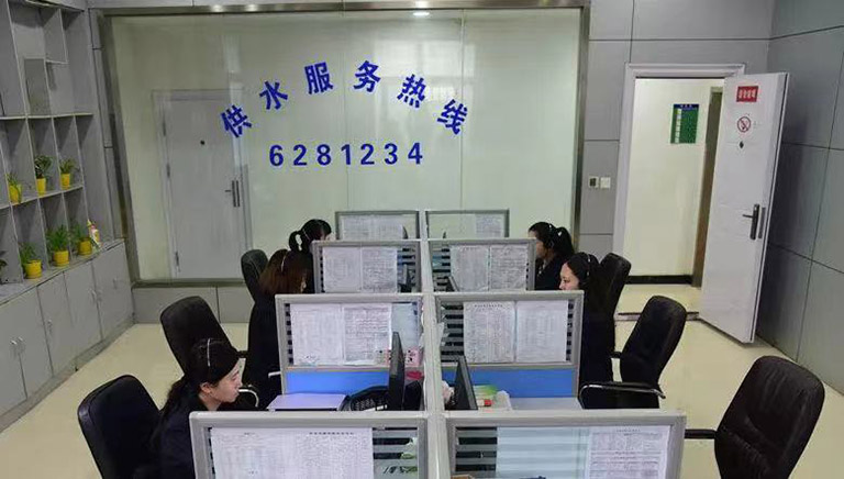 黄石6  供水热线6281234为市民提供24小时供水服务.jpg