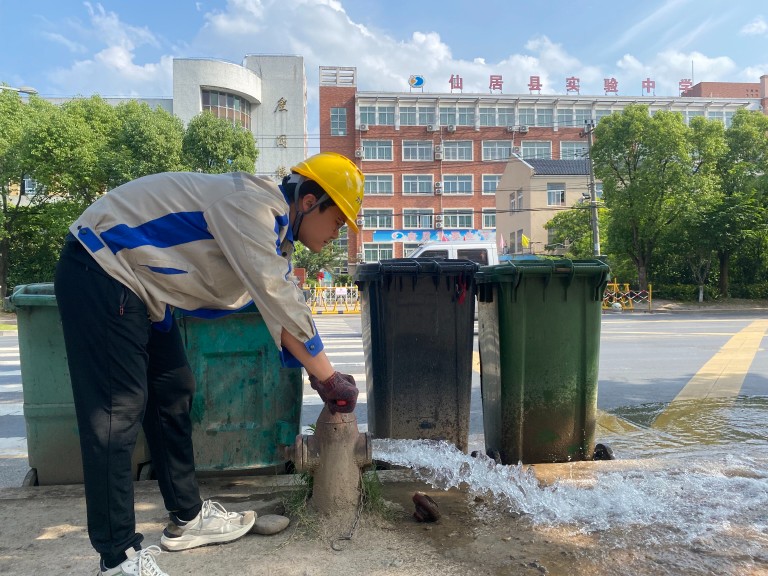 永安-5  检查考点附近消火栓压力正常和管网冲洗.jpg