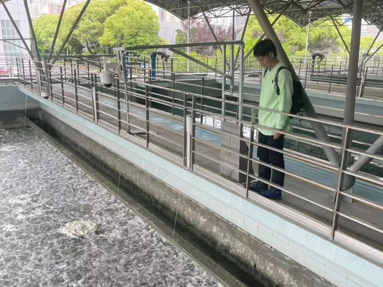 上海城投10.jpg
