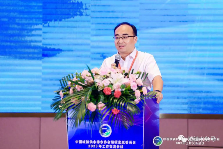 编辑出版委1.jpg