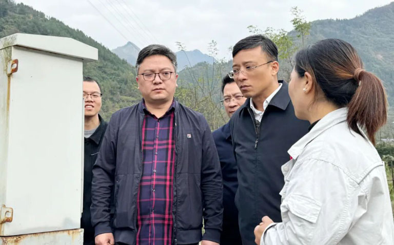 曲斌何胜城口调研3.jpg