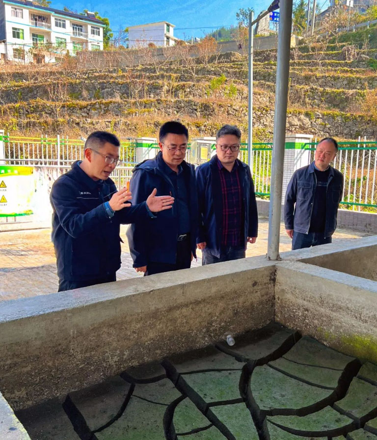 罗家富率队赴重庆环投集团1.jpg