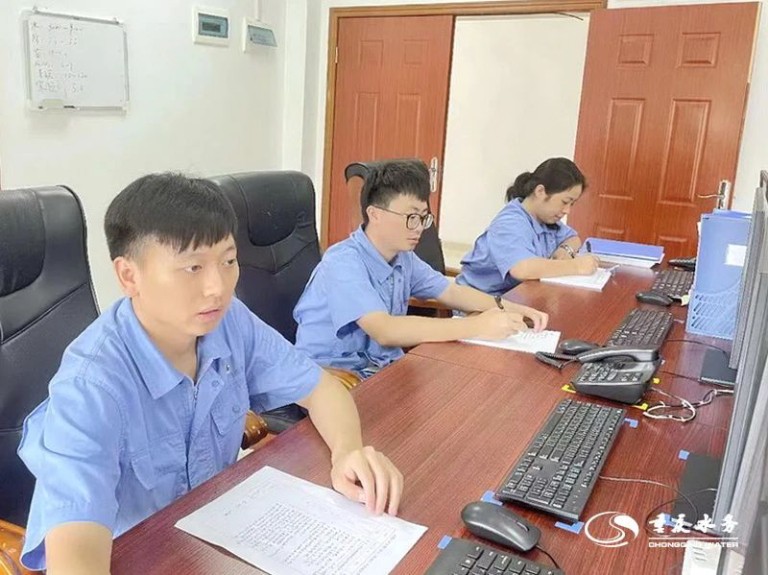 我们身边的榜样2.jpg