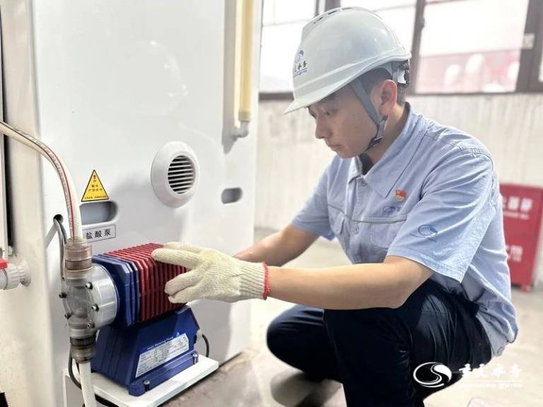 我们身边的榜样9.jpg