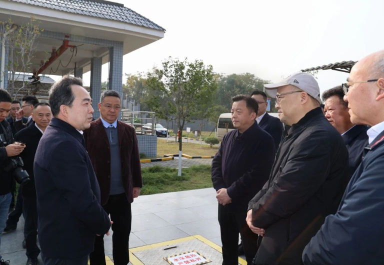 张鸣巡查.jpg
