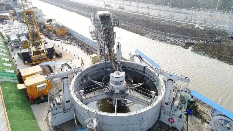 国内首例VSM竖井工艺始发井顶管区间顺利贯通2.jpg