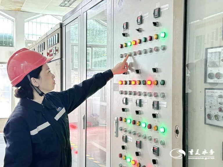 我们身边的榜样-袁媛-7.jpg