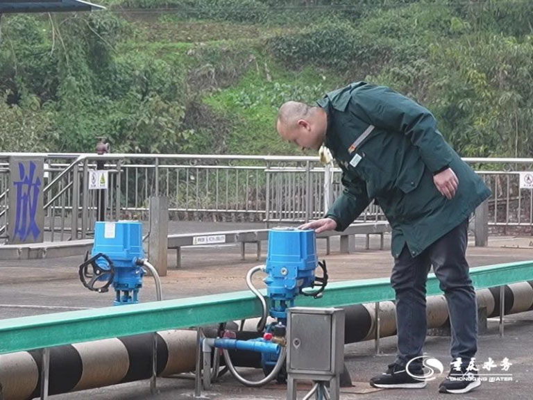 我们身边的榜样-庞长伟-4.jpg