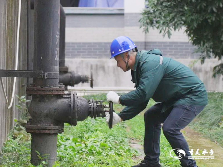 我们身边的榜样-庞长伟-5.jpg