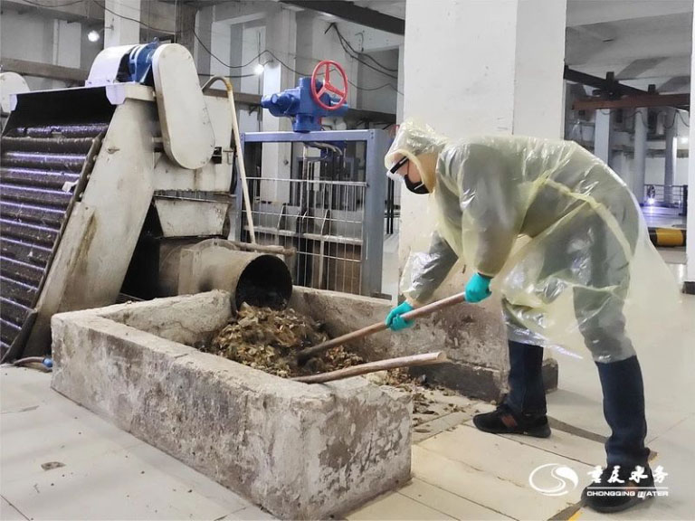 我们身边的榜样-庞长伟-6.jpg