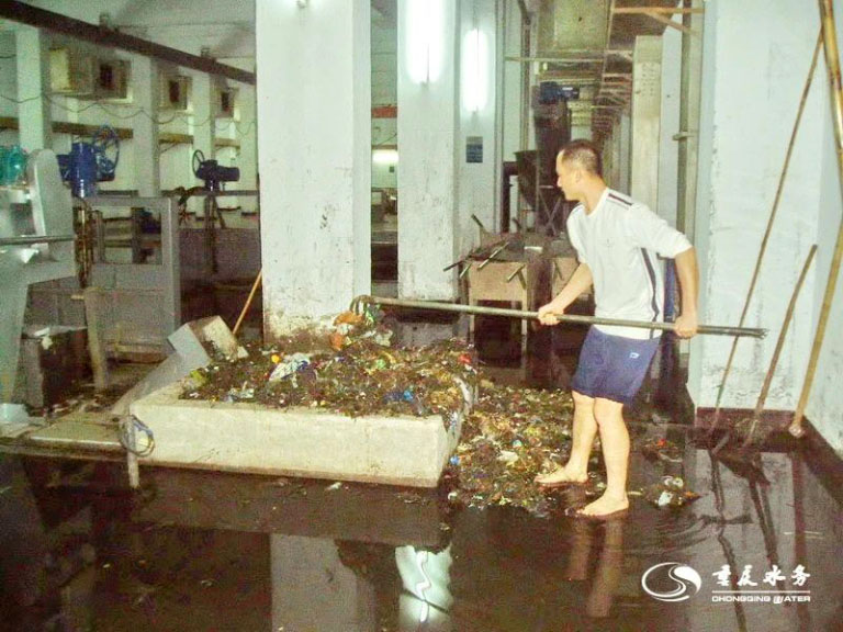 我们身边的榜样-庞长伟-12.jpg