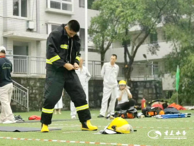 我们身边的榜样-雷厚雄-4.jpg