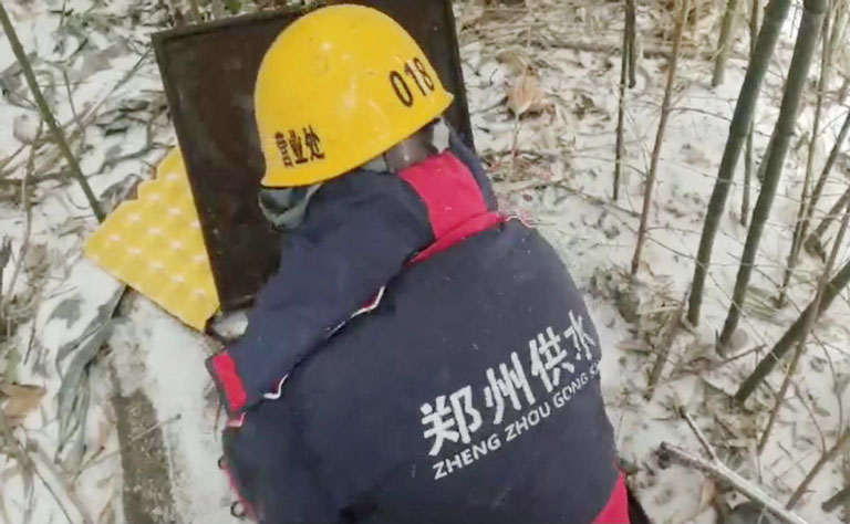 郑州风雪来袭1.jpg