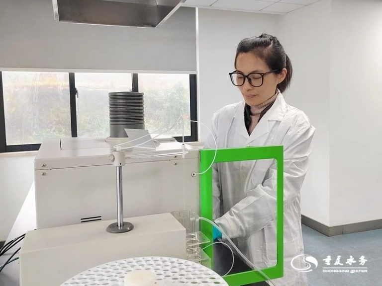 我们身边的榜样-甘晓娟9.jpg