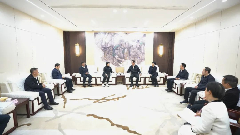 重庆水务环境集团赴石柱县调研帮扶工作1.jpg