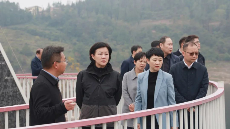 重庆水务环境集团赴石柱县调研帮扶工作2.jpg
