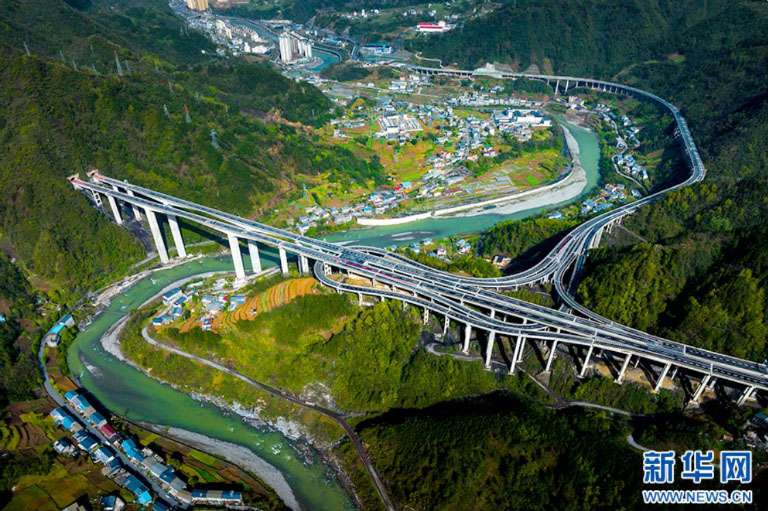大巴山之水1.jpg
