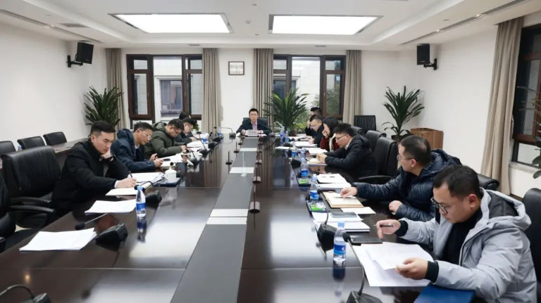 重庆水务环境集团召开党建统领“八张问题清单”工作调度会1.jpg