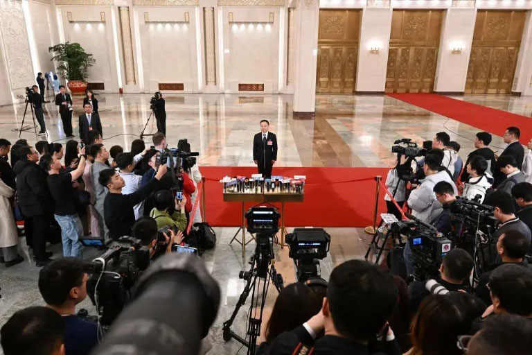 李国英1.jpg