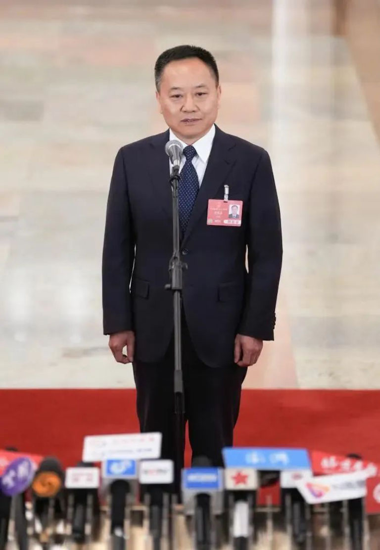 李国英2.jpg