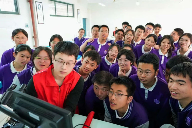巴南污水处理厂与清华中学3.jpg