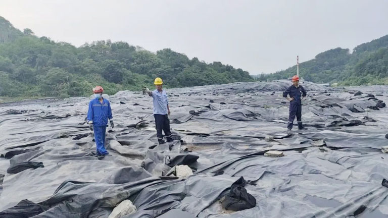 重庆水务环境集团全力应对突发强降雨4.jpg