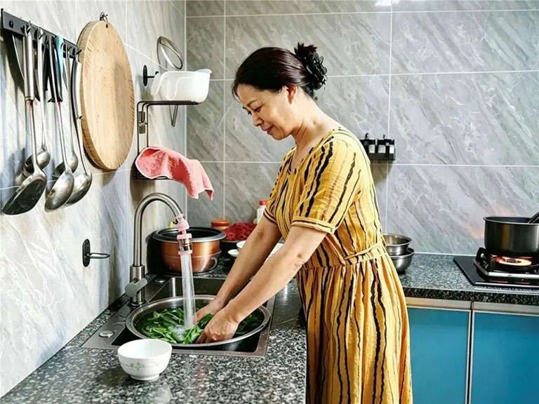 梁平1.jpg